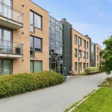 Pa Grillstadfjaera Med Parkeringsplasser - Vmski 2025 Trondheim