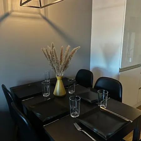 Apartment Pa Grillstadfjaera Med Parkeringsplasser - Vmski 2025